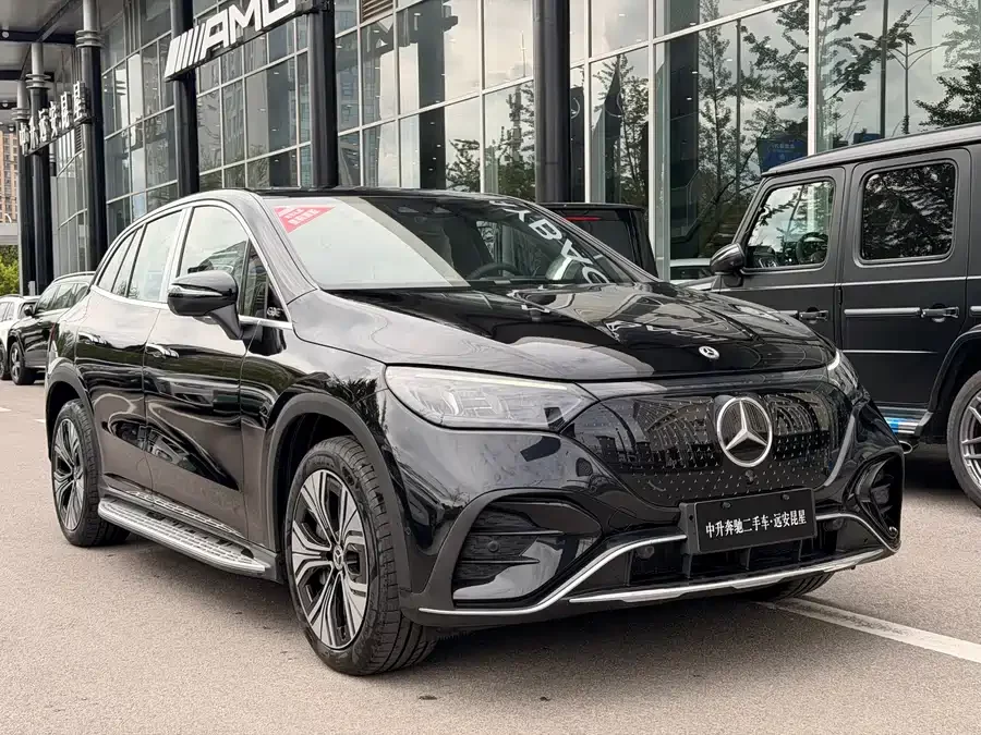 Mercedes Benz EQE SUV