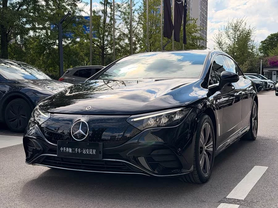 Mercedes Benz EQE