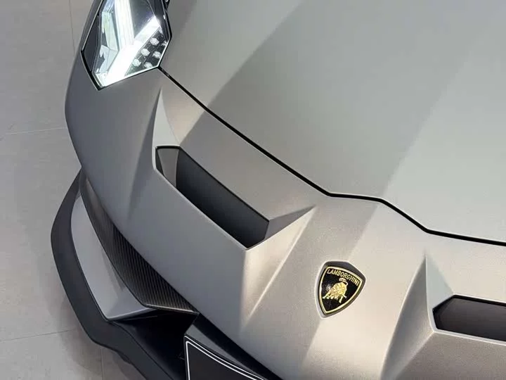 Lamborghini Aventador