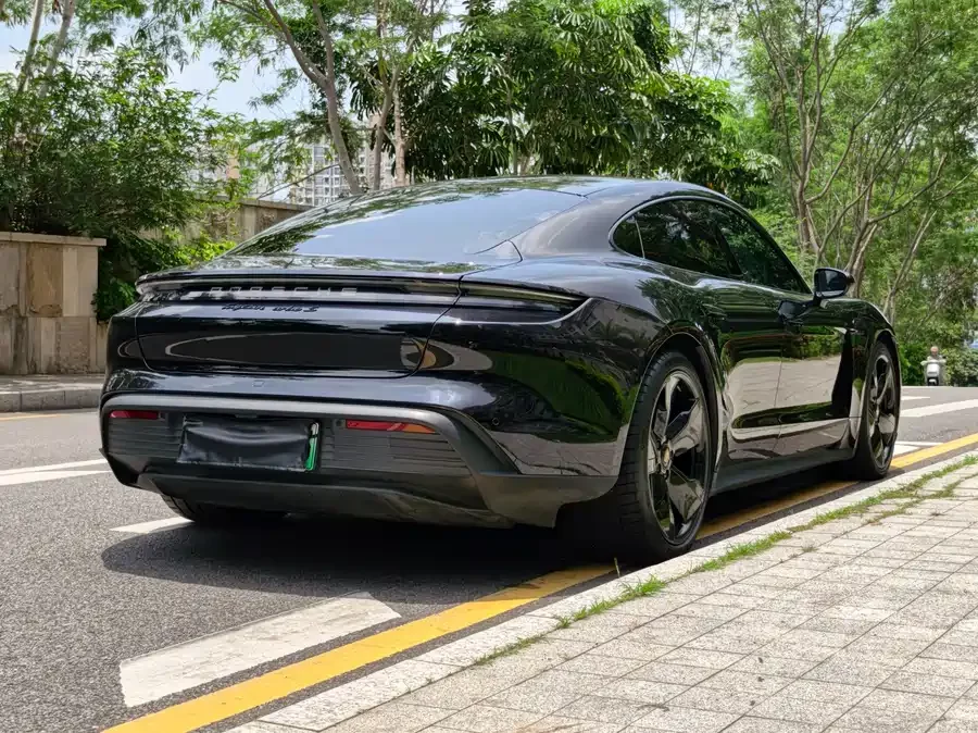 Porsche Taycan