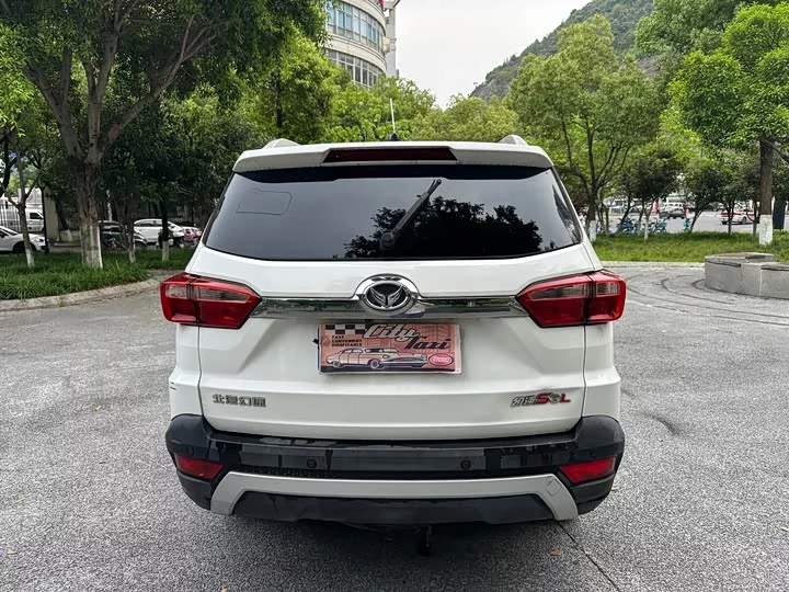 BAIC S3