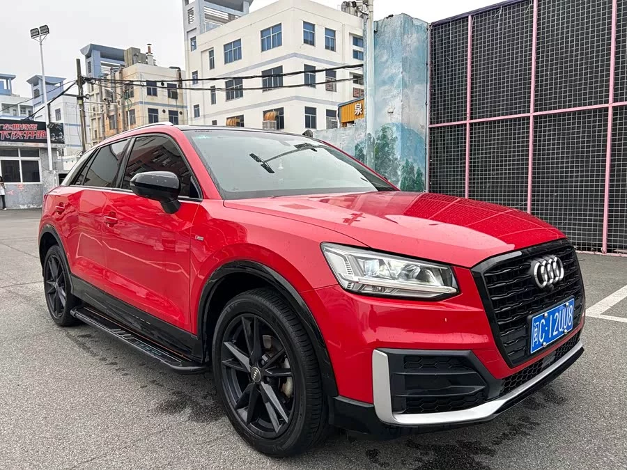 Audi Q2L