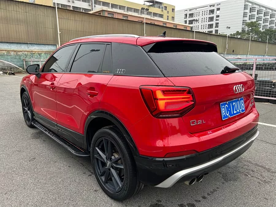Audi Q2L