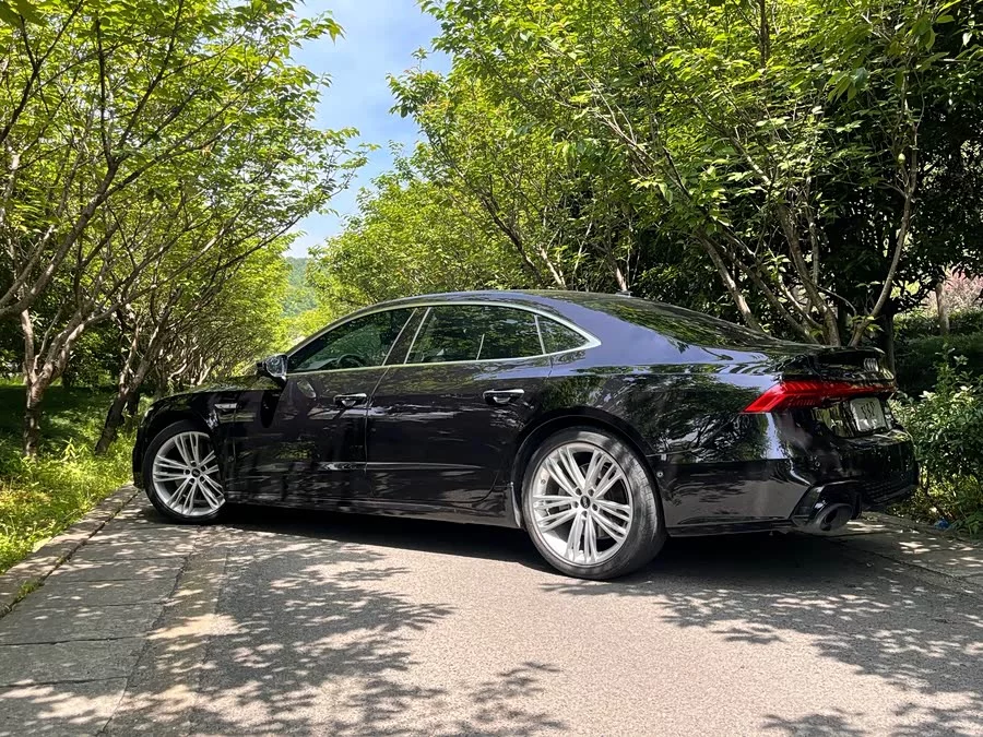 Audi A7L