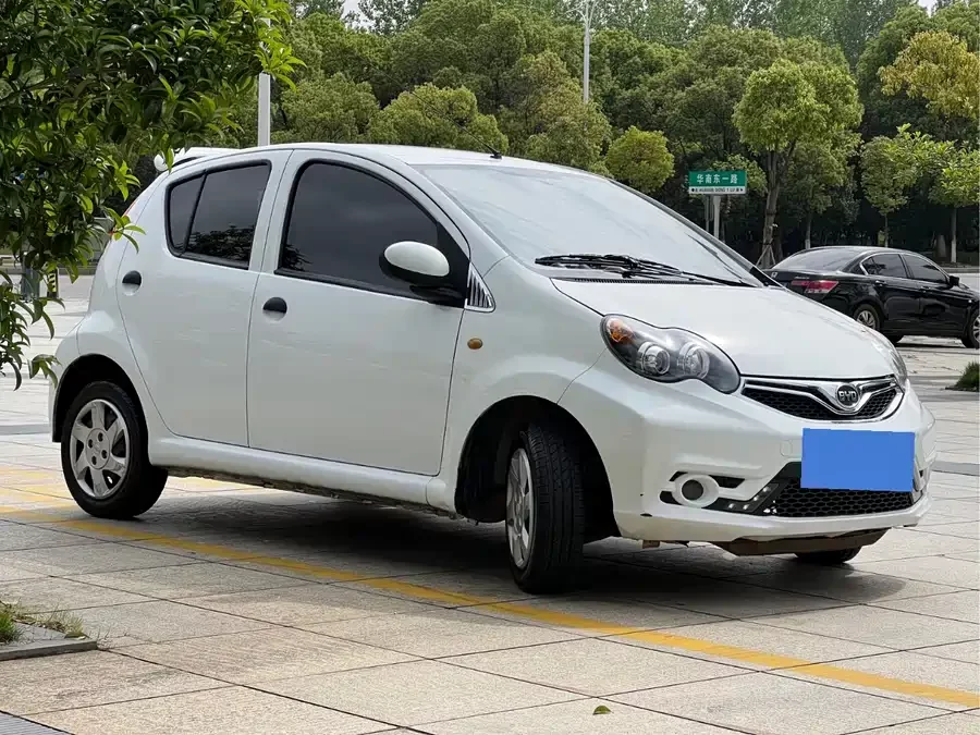 BYD F0