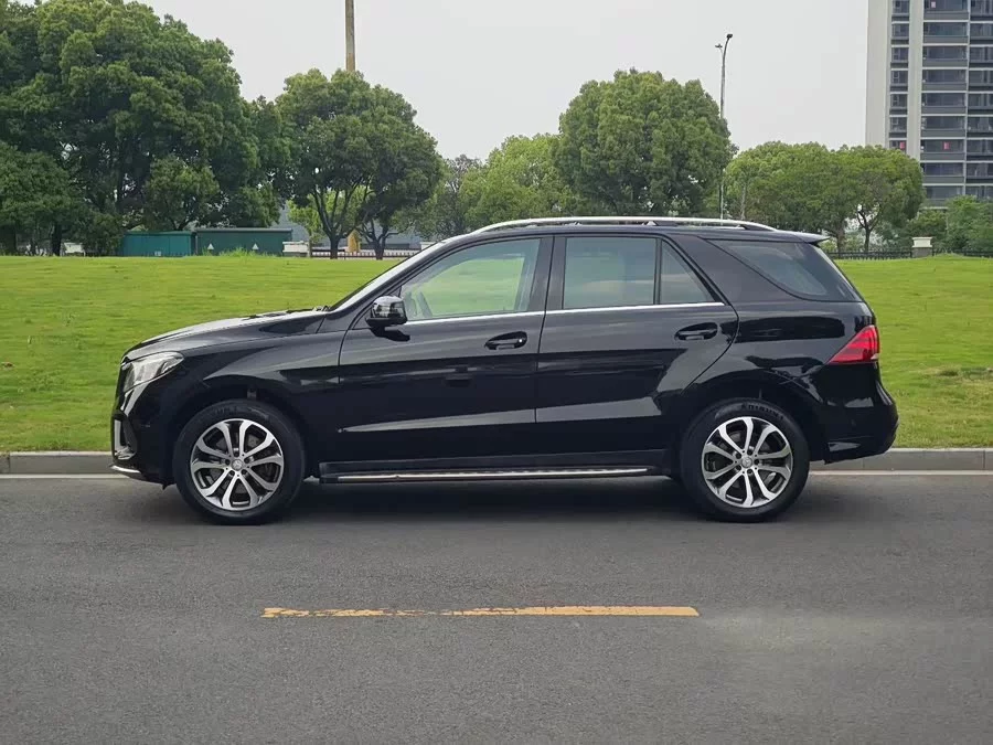 Mercedes Benz GLE (Imported)