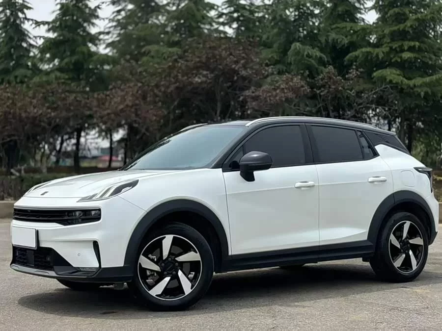 Lynk & Co 06
