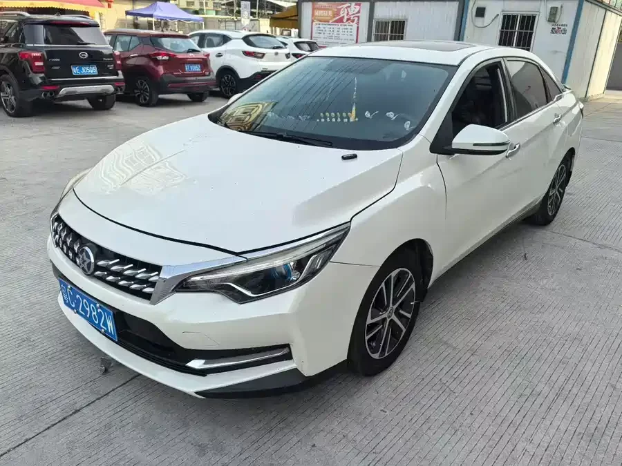 Venucia D60