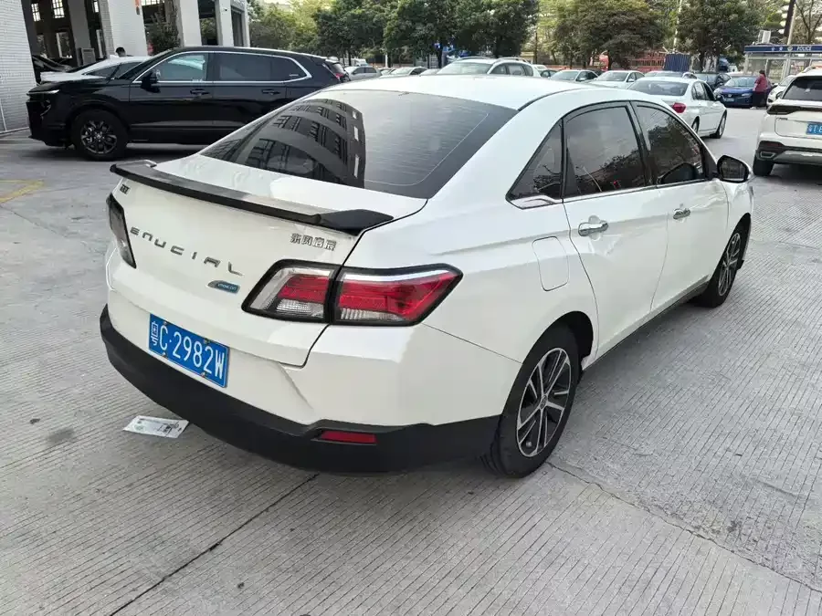 Venucia D60