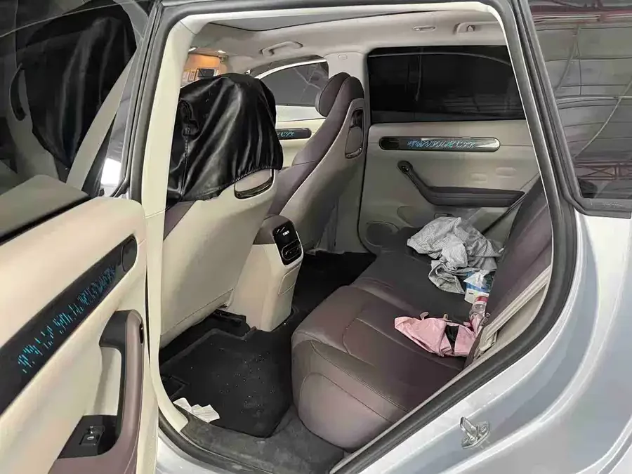Leapmotor C11