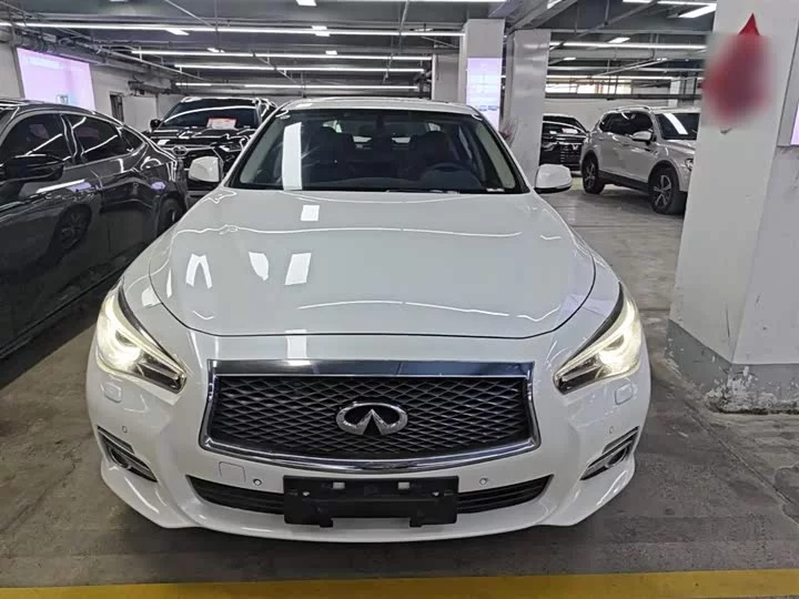 Infiniti Q50L