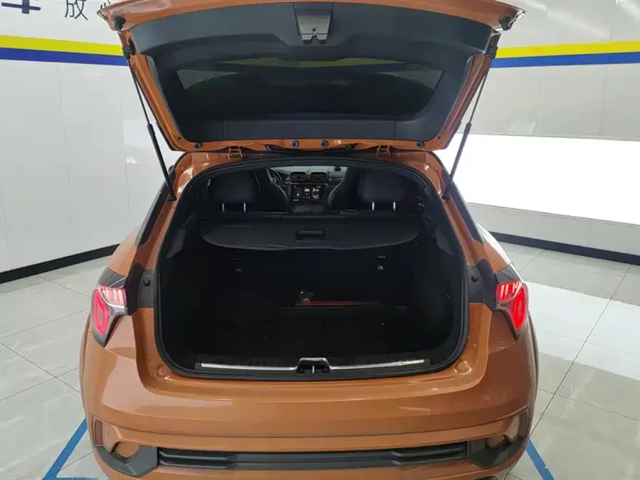 Lynk & Co 02 Hatchback