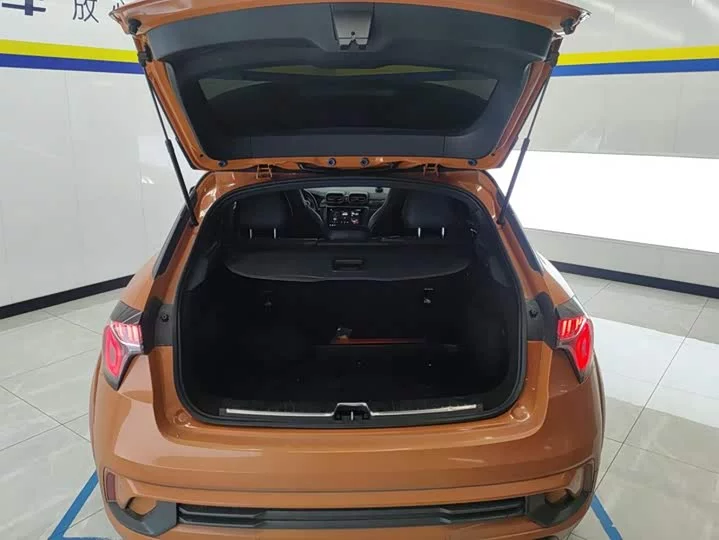 Lynk & Co 02 Hatchback