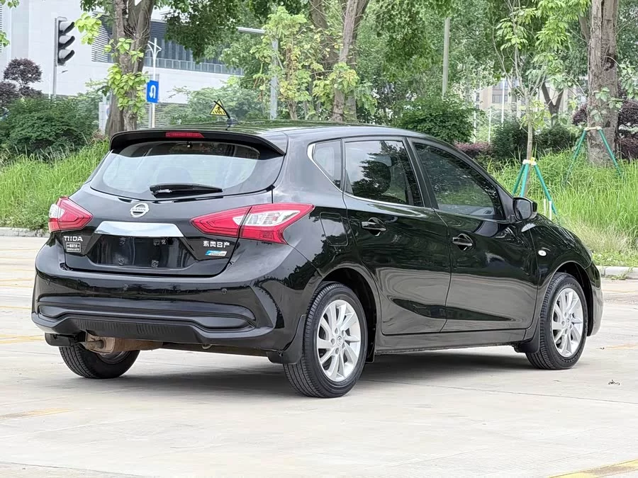 Nissan Tiida