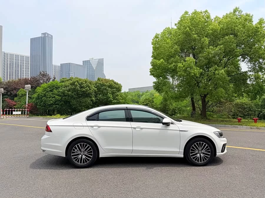 Volkswagen Lingdu