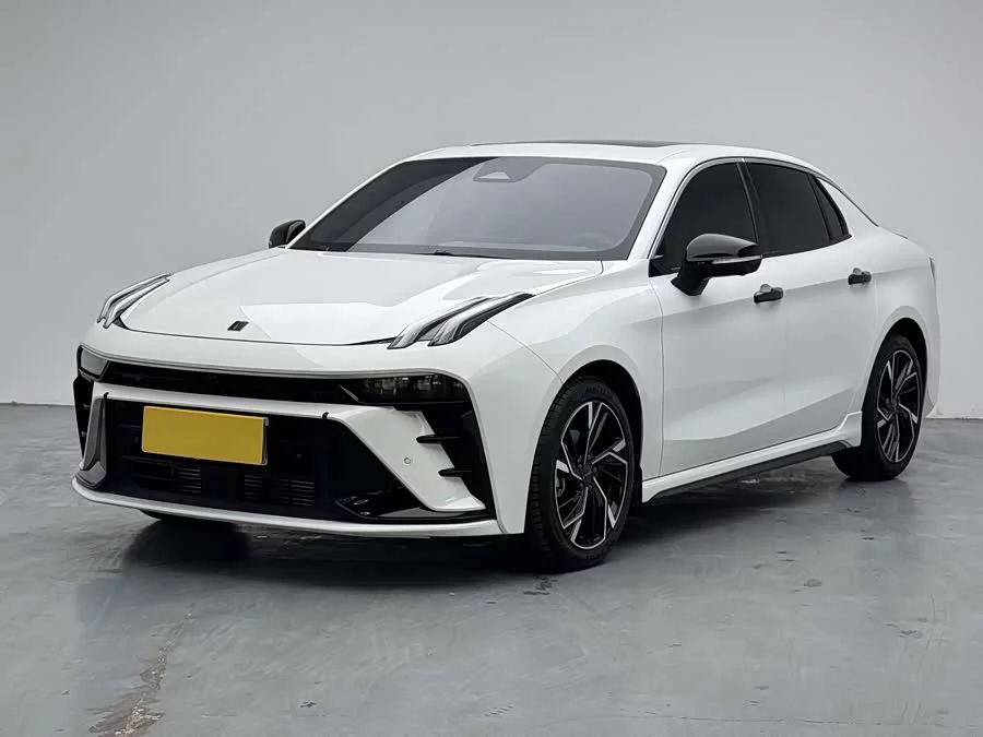 Lynk & Co 03