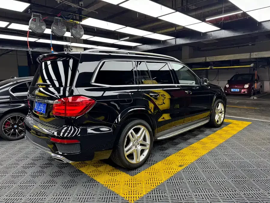 Mercedes Benz GL-Class