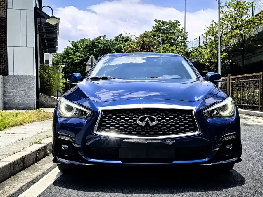 Infiniti Q50L