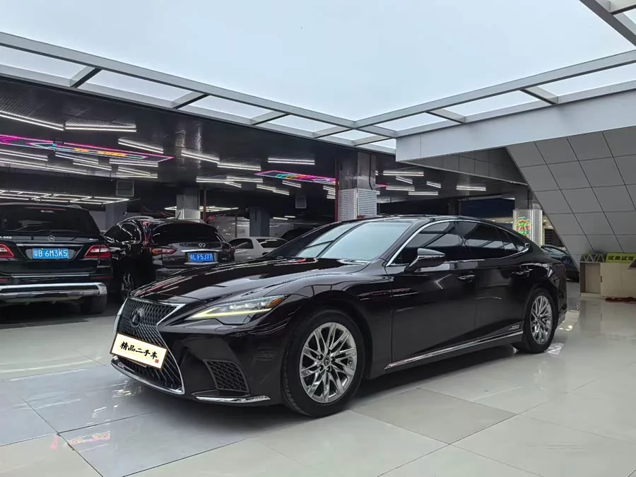 Lexus LS