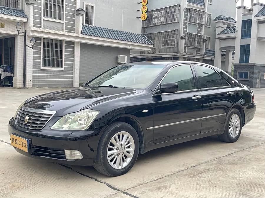 Toyota crown