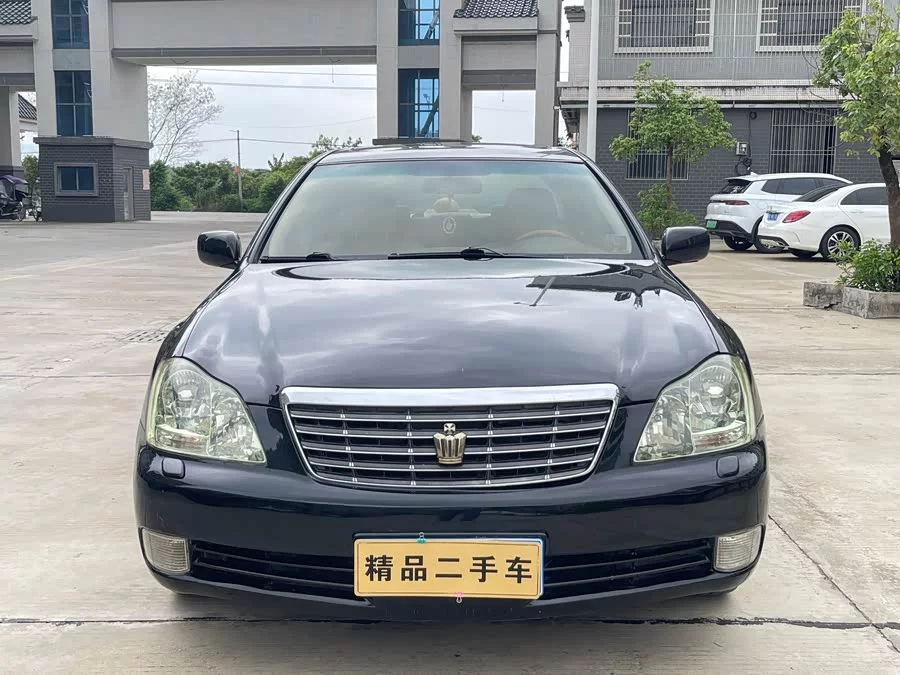 Toyota crown