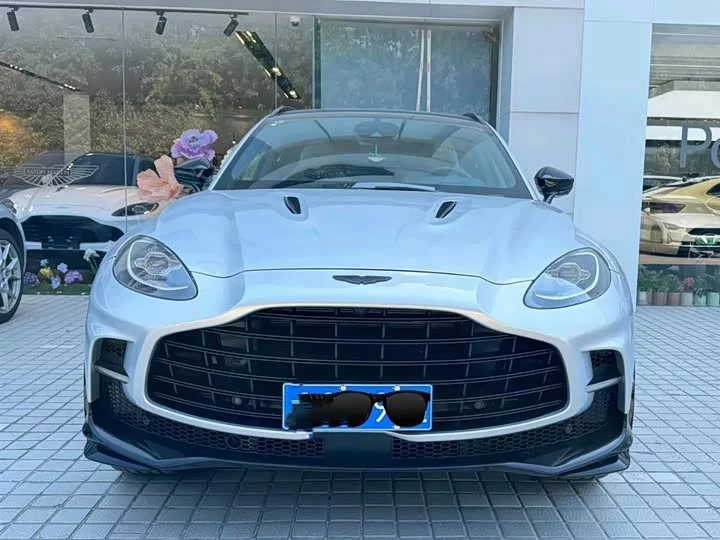 Aston Martin DBX