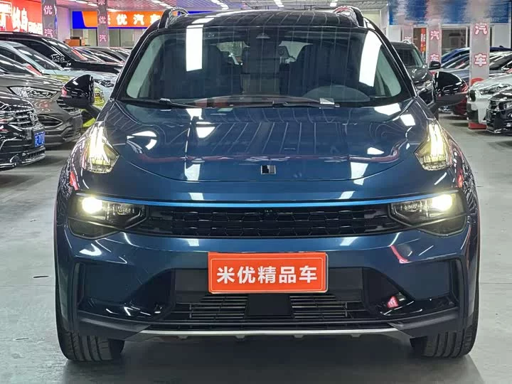 Lynk & Co 01