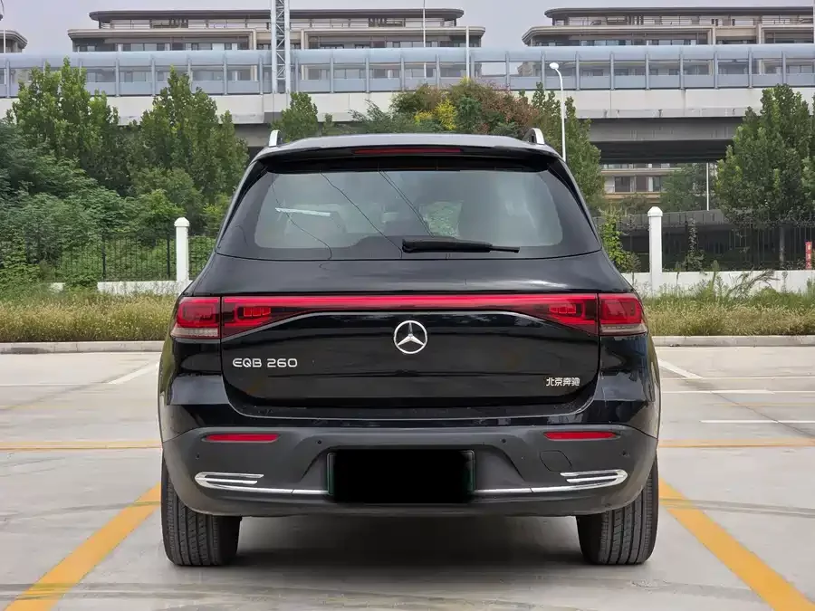 Mercedes Benz EQB
