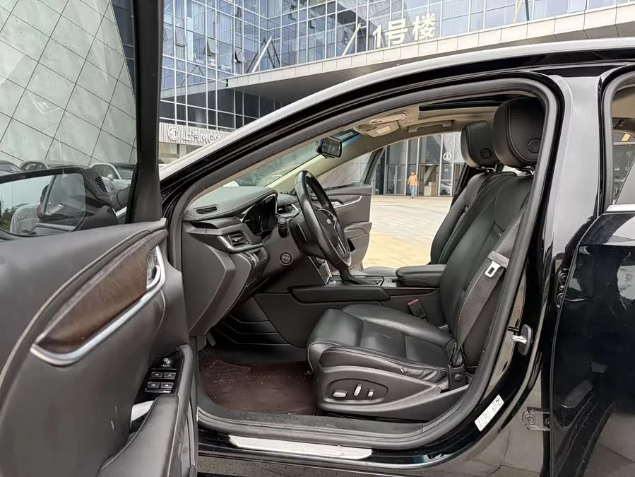 Cadillac XTS