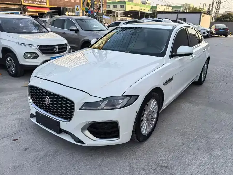 Jaguar XF