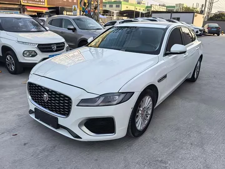 Jaguar XF