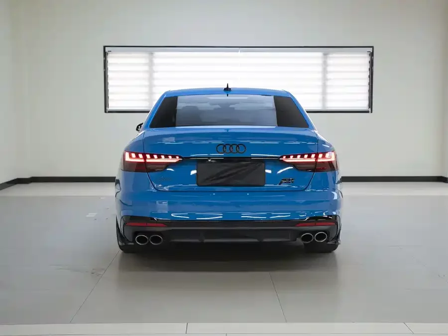 Audi S4