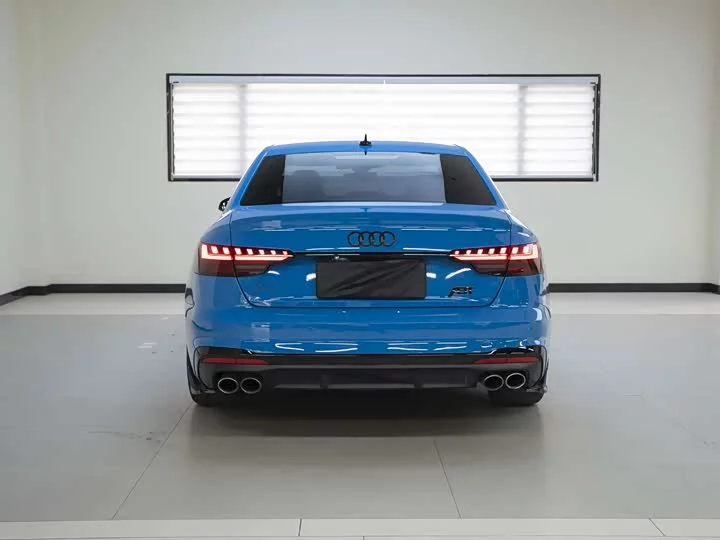 Audi S4