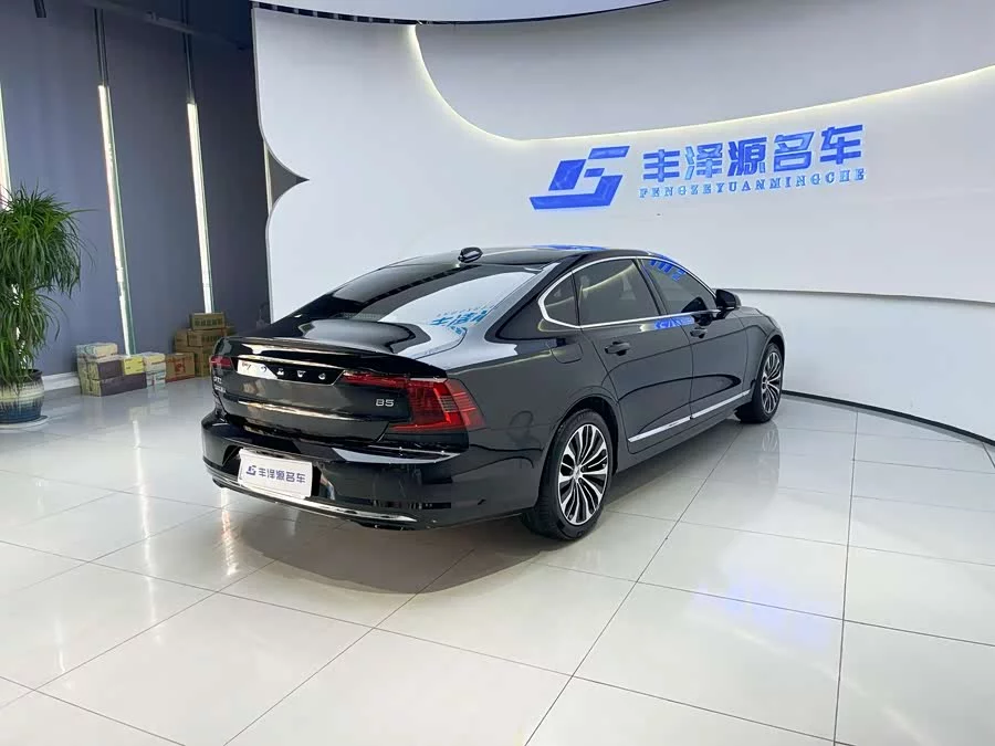 Volvo S90