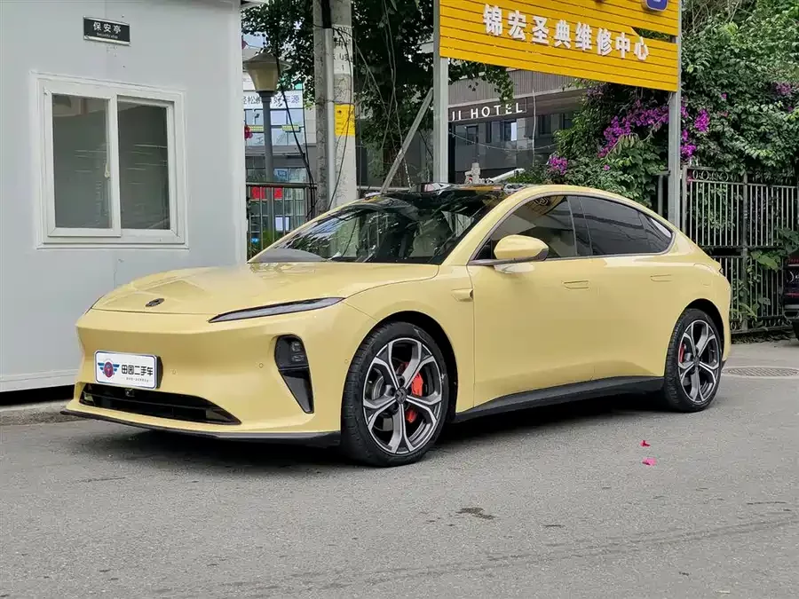 NIO ET5