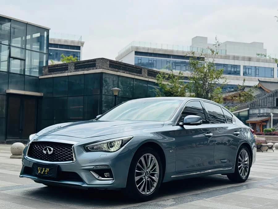 Infiniti Q50L