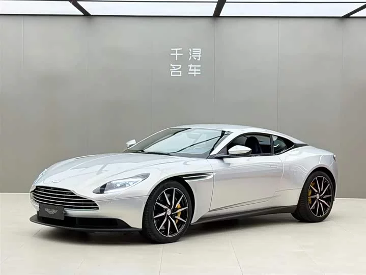 Aston Martin DB11