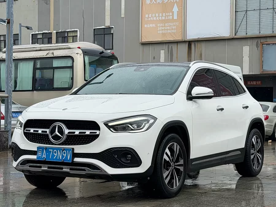 Mercedes Benz GLA