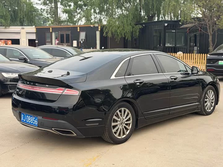 Lincoln MKZ