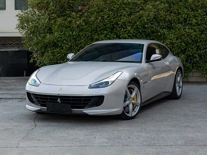 ferrari GTC4Lusso