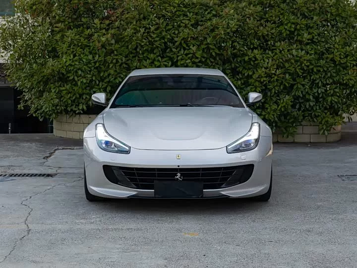 ferrari GTC4Lusso