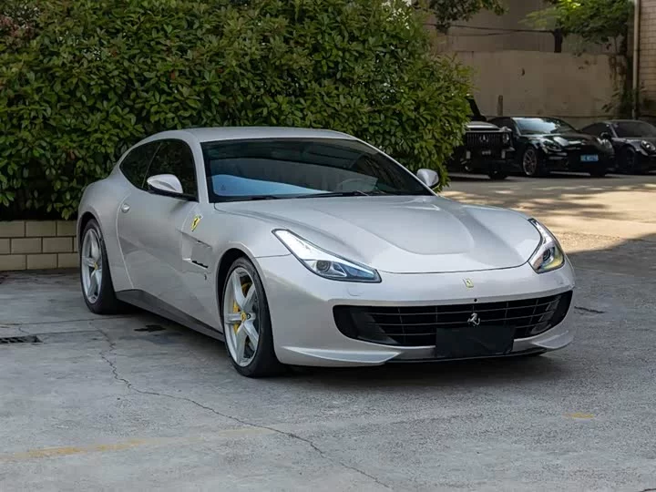 ferrari GTC4Lusso