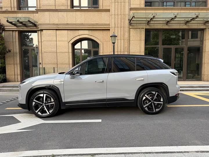 NIO ES7