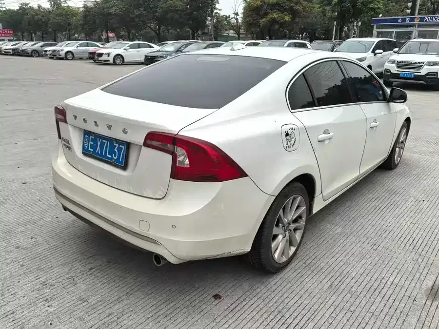 Volvo S60