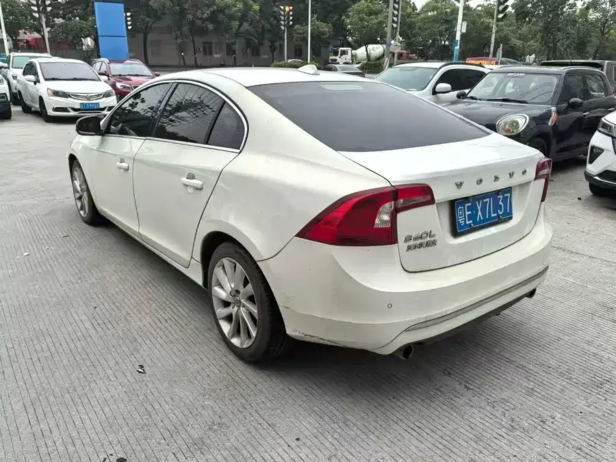 Volvo S60