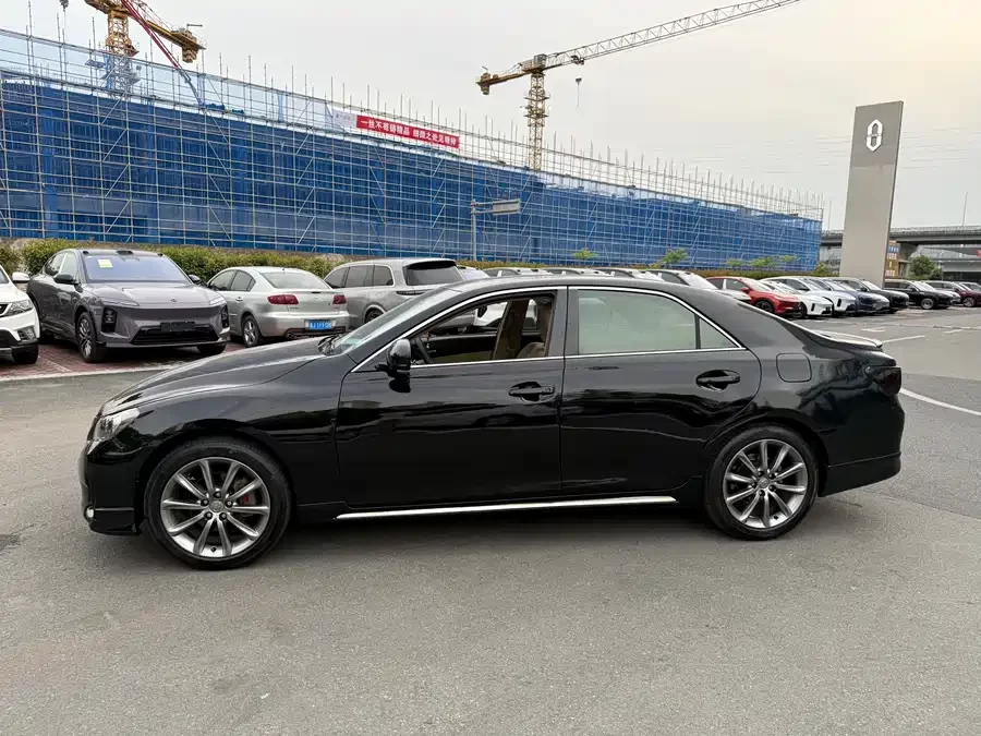 Toyota Reiz