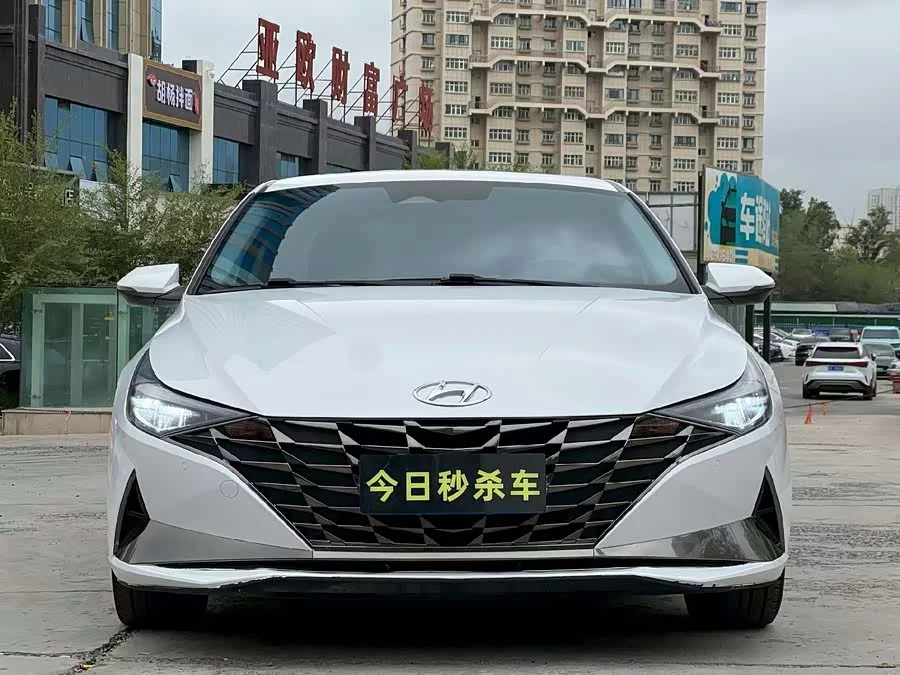 Hyundai Elantra