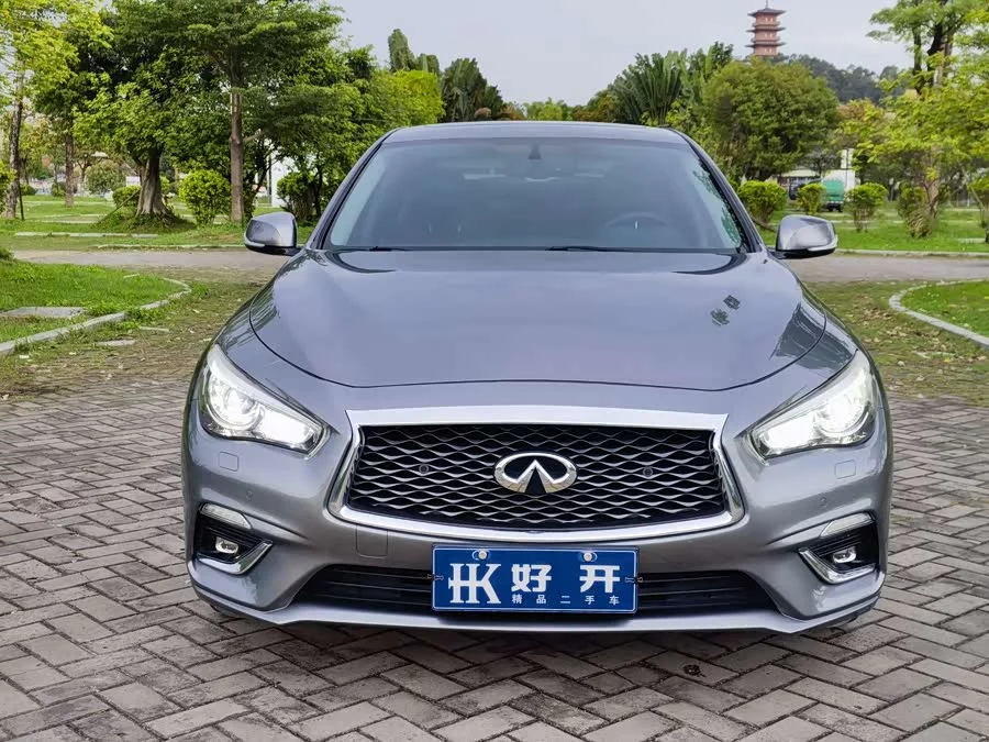 Infiniti Q50L
