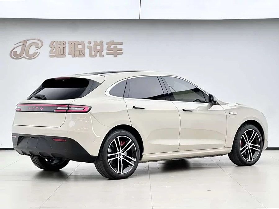 AITO Wenjie M5