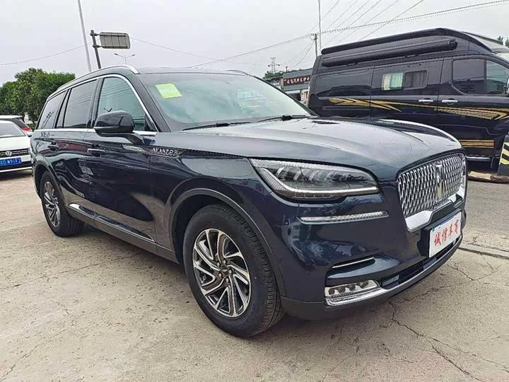 Lincoln aviator